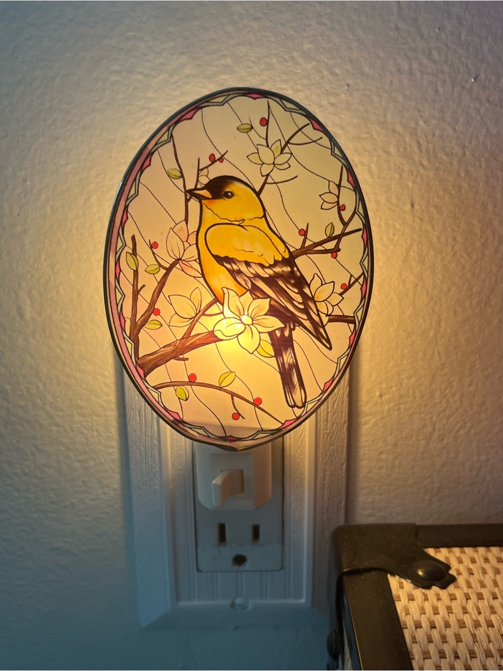 Vintage Style Stained Glass Goldfinch Bird Nightlight - Home Decor